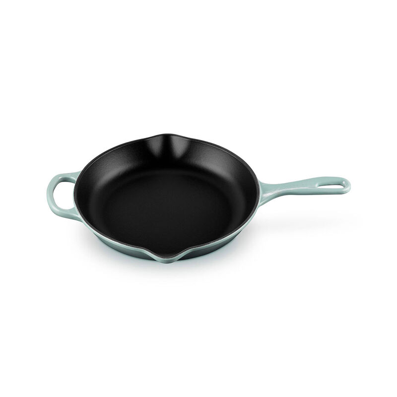 Le Creuset Signature Cast Iron Round Skillet 26cm image number 32